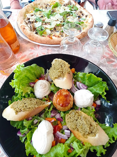 Pizza de Le petit Jules Brasserie restaurant pizzeria à Nîmes